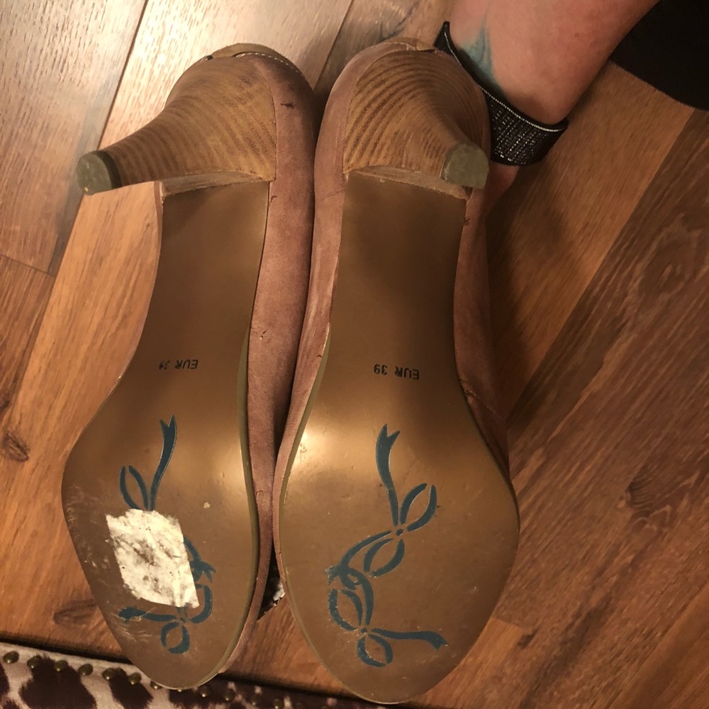 Anthropologie Poetic License Red Alert heels - Picture 7 of 7